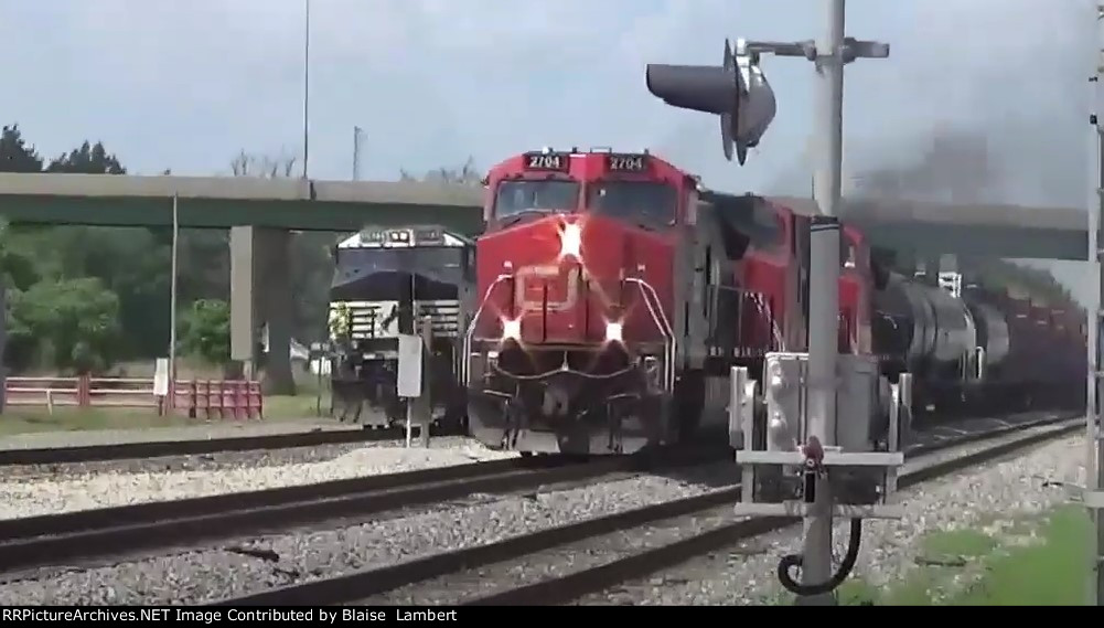 CN A432 passing NS 223